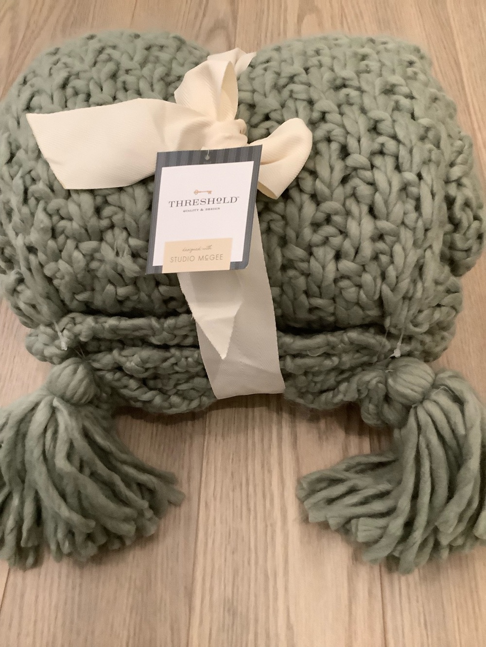 NWT THRESHOLD STUDIO MCGEE THROW❤️❤️❤️❤️